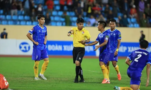 Ban trọng tài VFF: Nam Định được hưởng phạt đền là đúng