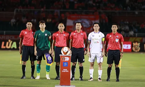 Chưa thể có VAR, VFF 'nhờ cậy' Malaysia để giải quyết về trọng tài