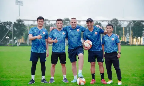Đại gia V-League chính thức lên tiếng, sắp thay đổi dàn HLV