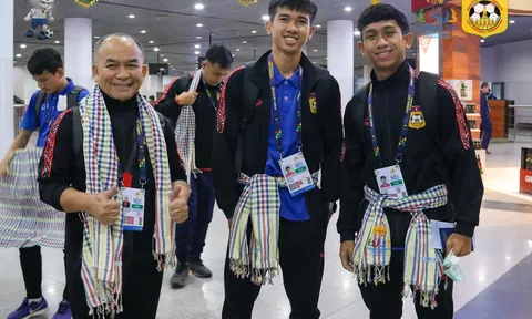 Lào bất ngờ gọi 2 cầu thủ gốc Việt để đấu U22 Việt Nam