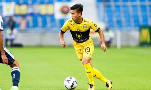 Quang Hải bất ngờ được Pau FC 'vinh danh'