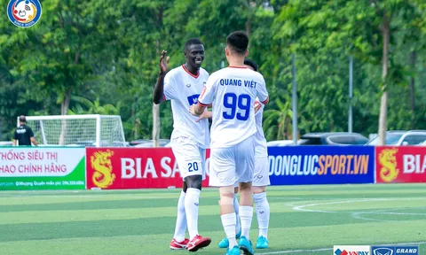 VIDEO: Cựu sao C1 tỏa sáng, ghi siêu phẩm đá phạt ở sân phủi Việt Nam