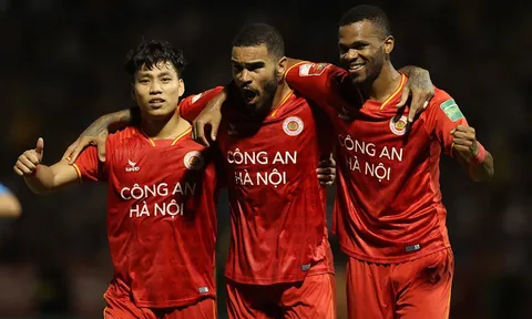 Quang Hải chưa đá, CAHN vẫn vươn lên ngôi đầu V-League