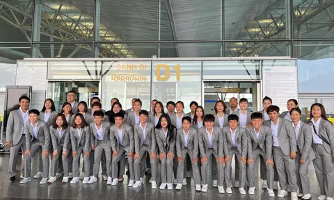 VIDEO: Chương Thị Kiều, Huỳnh Như háo hức lên đường dự World Cup