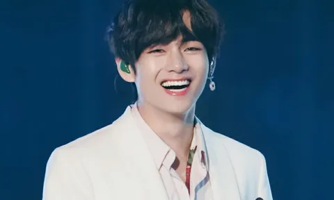 CĐM ‘đỏ mặt’ khi V (BTS) livestream, để lộ món đồ có hình dáng nhạy cảm