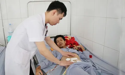 Bị thủng đại tràng vì thói quen nhiều người Việt làm hằng ngày