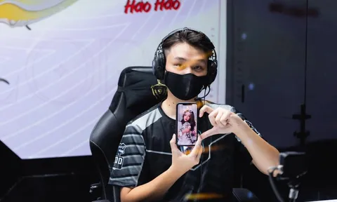 Trầm trồ những lần game thủ khoe bạn gái trên livestream của giải đấu