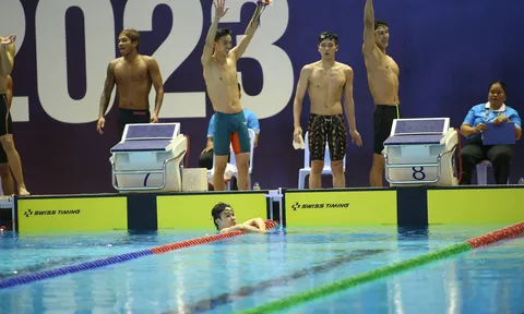 VIDEO: Màn bứt tốc thần sầu của Hưng Nguyên mang về HCV 4x200m tự do