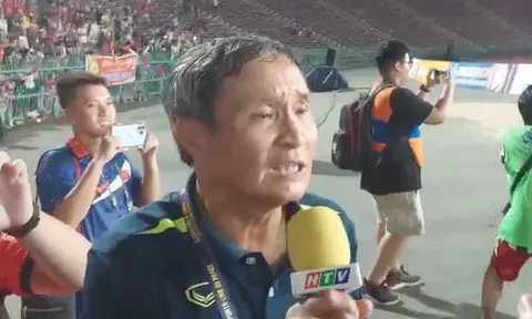 VIDEO: HLV Mai Đức Chung cảm ơn người hâm mộ sau tấm HCV SEA Games 32