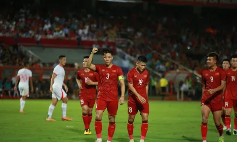 ĐT Việt Nam thắng trận, 'tặng quà ra mắt' cho HLV Troussier