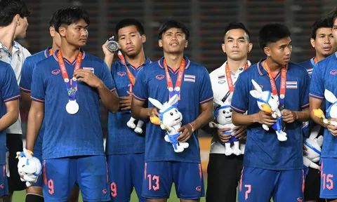 Hỗn chiến với Indo, U22 Thái Lan bị 'đóng băng' tiền thưởng SEA Games