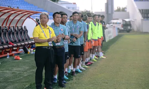 'Tướng' đội bầu Hiển ngậm ngùi viễn cảnh xuống hạng