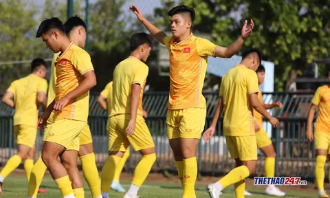 VIDEO: U23 Việt Nam rèn chiến thuật cho trận ra quân U23 Đông Nam Á
