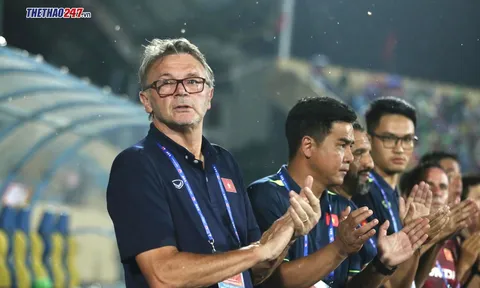 HLV Troussier có động thái gây chú ý với dàn sao CAHN