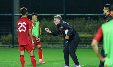 HLV Troussier bất ngờ 'quay xe', ĐT Việt Nam có thay đổi vào phút chót