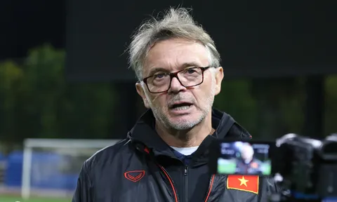 VIDEO: HLV Troussier chỉ thẳng điều chưa hài lòng ở ĐT Việt Nam