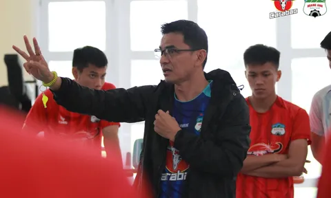 CLB HAGL liên tục 'ghi điểm'