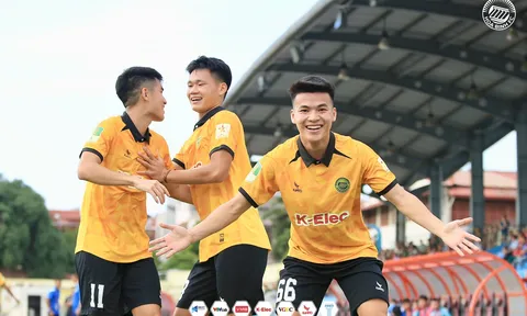 Kịch tính giải hạng Nhất Quốc gia 2023/24