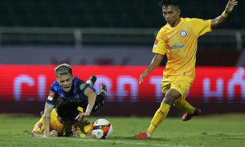 Tiền vệ U23 Việt Nam nhập viện