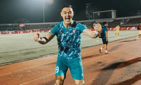 Thủ môn Việt kiều vỡ òa cảm xúc khi tỏa sáng ở V-League