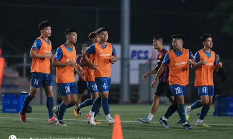 VIDEO: ĐT Việt Nam chia tay nhiều cầu thủ trước ngày lên đường