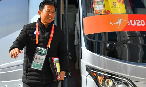 HLV Hoàng Anh Tuấn sang Malaysia