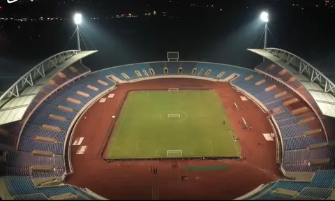 VIDEO: SVĐ Mỹ Đình dưới góc máy của phóng viên Iraq