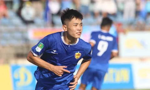 'Gà son' ĐT Việt Nam ghi bàn trong trận cầu có mưa bàn thắng