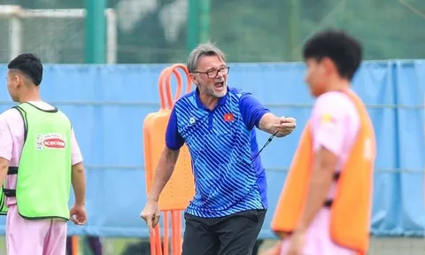 VIDEO: ĐT Việt Nam và các đối thủ ở Asian Cup đối phó 'bão' chấn thương như nào?