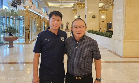 HLV Park Hang Seo chào đón đội bóng Hàn Quốc