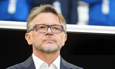VIDEO: HLV Troussier đích thân nói về quyết định tranh cãi ở Asian Cup