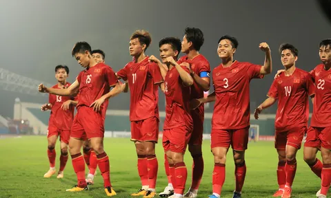 Tuyển thủ U23 Việt Nam liên tiếp nổ súng