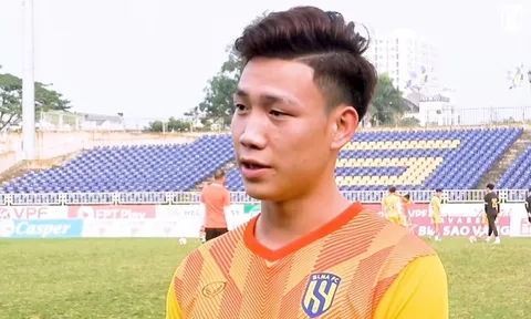 VIDEO: Cầu thủ trẻ SLNA thể hiện quyết tâm khi gặp CAHN
