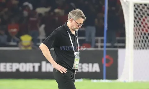 CĐV Đông Nam Á 'dậy sóng' khi HLV Troussier bị sa thải