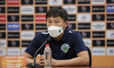 Ứng viên thay HLV Troussier từng đá trận Hàn Quốc hòa Pháp ở World Cup