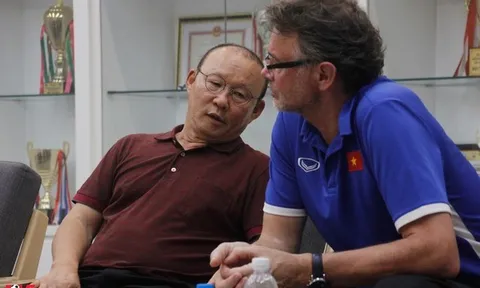 Người đại diện HLV Park Hang Seo mỉa mai ông Troussier?