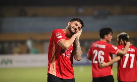 Vòng 15 V-League: CAHN lên nhì bảng, nhóm cuối BXH níu chân nhau