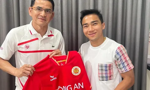 HLV Kiatisak đưa 'Messi Thái' về Việt Nam?