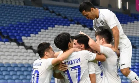 Ứng viên vô địch 'tặng' vé đi tiếp cho U23 Việt Nam