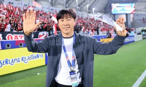 Báo Hàn Quốc đưa HLV Shin Tae Yong 'lên mây xanh'
