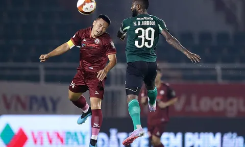 VIDEO: Trọng tài bẻ còi đầy tranh cãi, 'cướp' chiến thắng của 'PSG Việt Nam'
