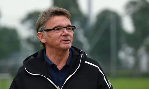 HLV Troussier chỉ thẳng đội bóng mạnh nhất tại SEA Games 32