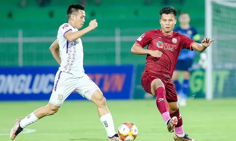 VIDEO: Hà Nội FC bị 'nhấn chìm' trong ngày buồn của Văn Quyết