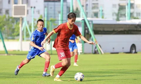 VIDEO: Việt Nam đặt chân đến nơi tổ chức World Cup, chuẩn bị cho giải đấu số 1 châu Á