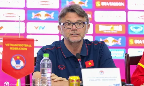 HLV Troussier có hành động ấm lòng, 'gây bão' sau SEA Games 32