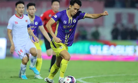 Văn Quyết ghi cú đúp, Hà Nội thắng đậm Hải Phòng FC