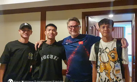 HLV Troussier ghi điểm cực mạnh sát giờ ra quân tại SEA Games 32