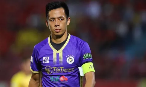 Động thái của Văn Quyết sau tấm thẻ đỏ ở trận Hà Nội FC thua Bình Định