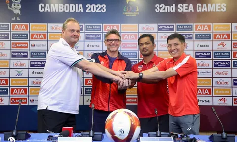 Video: Màn bắt tay cồng kềnh nhất lịch sử SEA Games