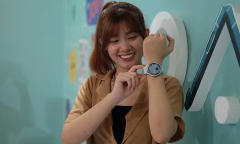 Trên tay Galaxy Watch6 Series: Thiết kế tinh tế, chăm sóc sức khỏe toàn diện, giá từ 6.99 triệu